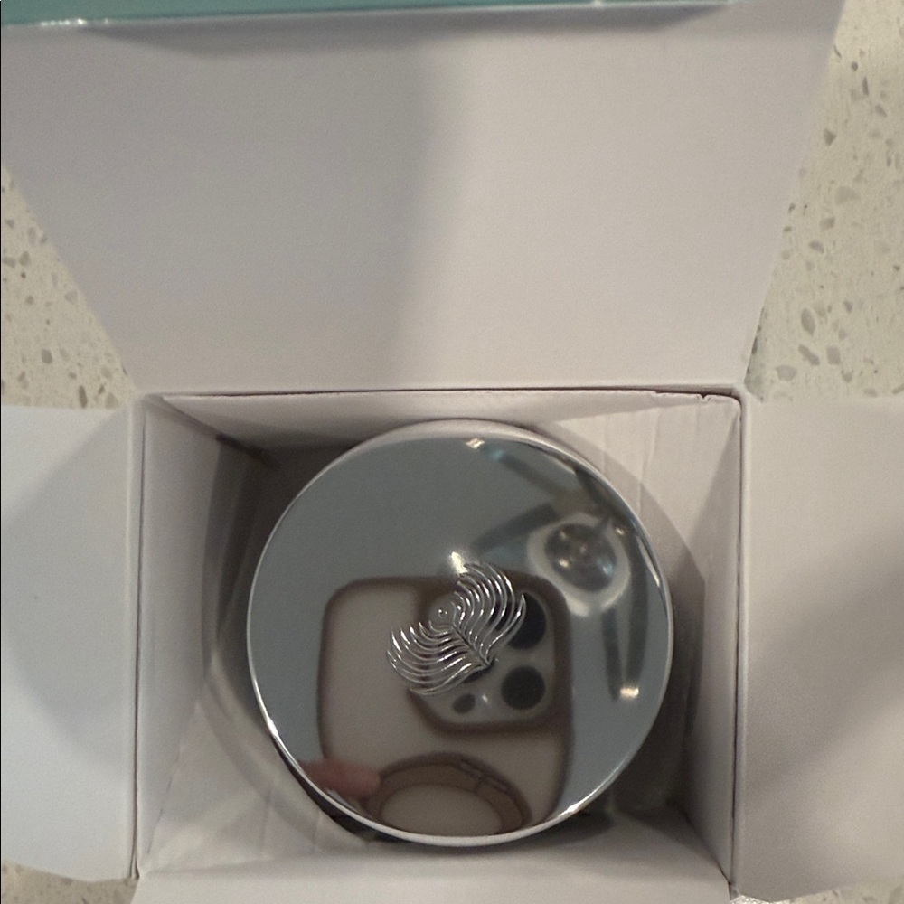 ELEMIS Pro-Collagen Marine Cream SPF 30 - Silver and Blue Packaging exp 2027 - Picture 3 of 4